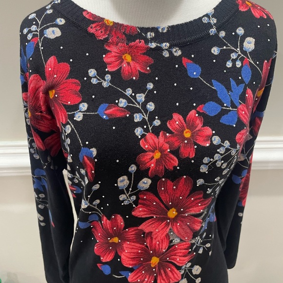 Floral Sweater - Picture 2 of 5